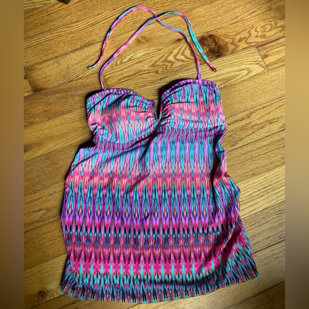 Womens maternity swimsuit tankini top, size M.